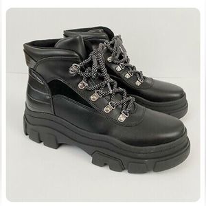 STEVE MADDEN Leather Boots Size 9